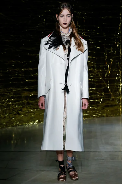 Look 24